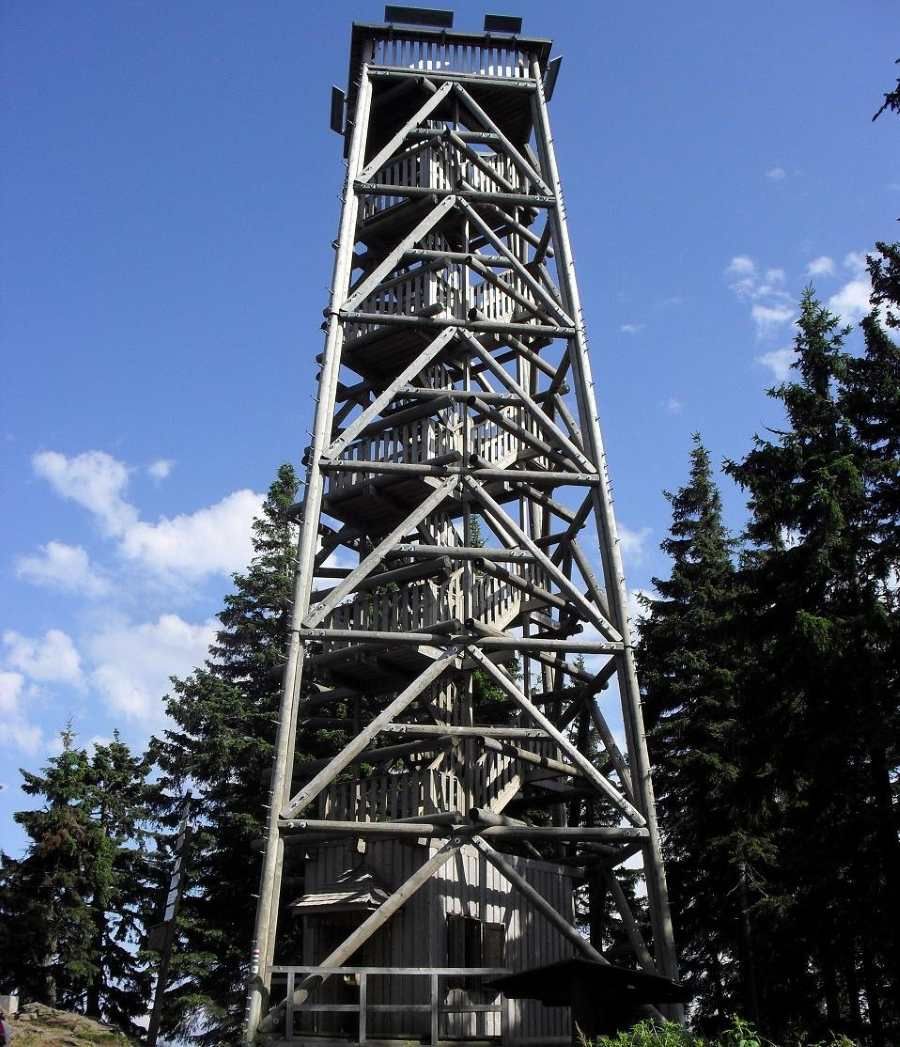 Boubínská rozhledna zavřena: Dilema mezi opravou a betonem