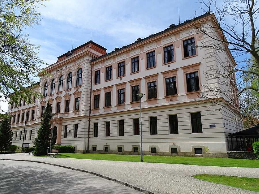 Třeboňské gymnázium získalo 16 milionů na rozvoj studentů: FOTOS zahajuje mezinárodní spolupráci