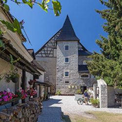 Vinotéka, restaurace, apartmány, rytířské sály - to vše nabídne hrad Vildštejn!