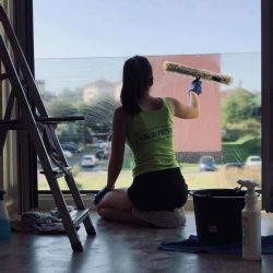 Vracíte se do práce a potřebujete pravidelný úklid kanceláří? ÚKLID PRESTO je nejlepší volba! 