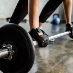 Proč používat fitness rukavice a jak vybrat ty správné