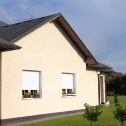 Markýzy, žaluzie i vrata vám na míru vyrobí v Univers