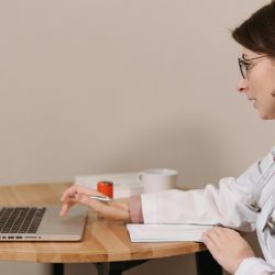 Zvětšení velkých stydkých pysků. Jaké důvody k této proceduře ženy vedou?