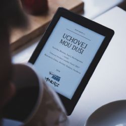 Vyšla sbírka fantasy a scifi povídek Uchovej mou duši. Je zdarma ke stažení!