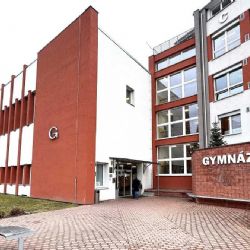 Gymnázium Český Krumlov slaví triumf v Bruselu za inovace