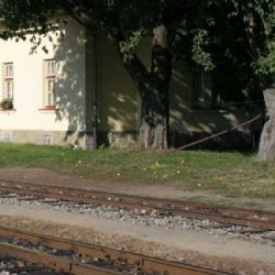 Dobrovolníci obnovují jindřichohradeckou úzkokolejku pro rychlé zprovoznění