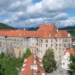 Nová stezka u krumlovského zámku: Skvostné výhledy a historie ožívají