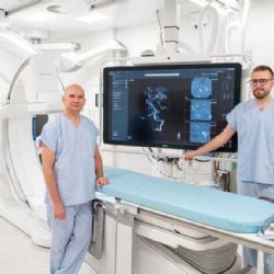 Průlom v medicíně: Úspěšná implantace mozkové výztuže v Českých Budějovicích