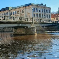 Benešův most v Krumlově uzavřen: doprava jinudy, rekonstrukce do května 2025