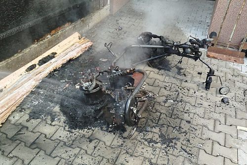 Foto: Množí se požáry elektrokoloběžek v jižních Čechách