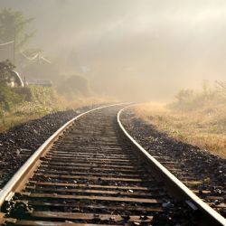 S aplikací DPMCB můžete i na železnice a linkové spoje v Jihočeském kraji. Svezou vás jako MHD