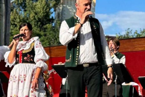 obrázek:„Lomnice nad Lužnicí ožívá dechovou hudbou: pestrý program a kulinářské zážitky“