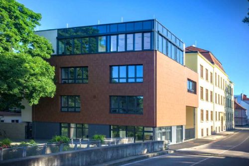 obrázek:Moderní přístavba zlepší přípravu budoucích kadeřníků v Českých Budějovicích