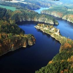 Orlík: Pokles vody zastavuje lodní dopravu a ohrožuje turismus