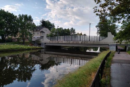 obrázek:Půlroční uzavírka Mánesovy ulice: Most Kosmonautů v Českých Budějovicích čeká zásadní obnova