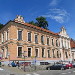 Hluboká nad Vltavou staví stadion za 325 milionů pro 5 000 diváků