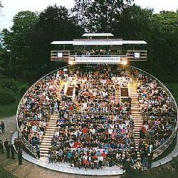 Osud Otáčivého hlediště v Krumlově stále ve hvězdách