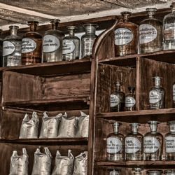 Barokní lékárna ožije v klášteře Zlatá Koruna