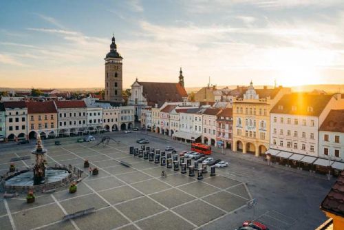 obrázek:Budějovice slaví 760 let: Největší obraz ČR ozdobí náměstí