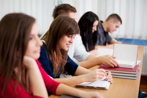 obrázek:Středoškoláků v Česku přes půl milionu, přispívají zahraniční studenti