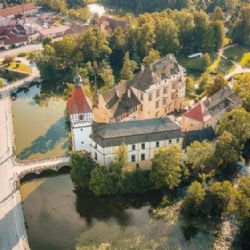 Unikátní letní kino pod hvězdami v zámeckém parku Blatná