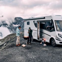 Při cestování obytňákem vás nezastaví ani počasí. Navštivte www.obytnakyplzen.cz a vyberte si svého parťáka na cesty