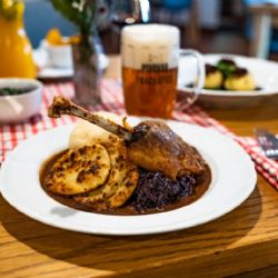 Svatomartinské hody se blíží. Restaurace zvou na chutná menu, program zpestří další akce