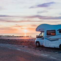 Využijte krásného babího léta a vyrazte na cesty vlastním obytňákem. Navštivte www.obytnakyplzen.cz